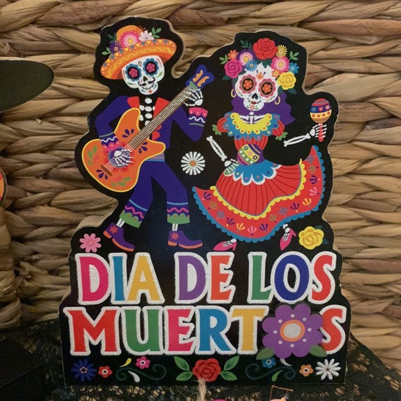 💀 Set of Three - Dia De Los Muertos Decor - Picture 5 of 7